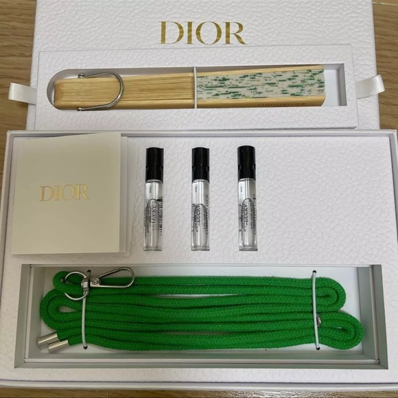 AUTH Christian Dior RARE Folding Fan & 2024 Lucky Gift Set - Picture 3 of 4
